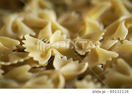 リボン型マカロニ リボンの写真素材