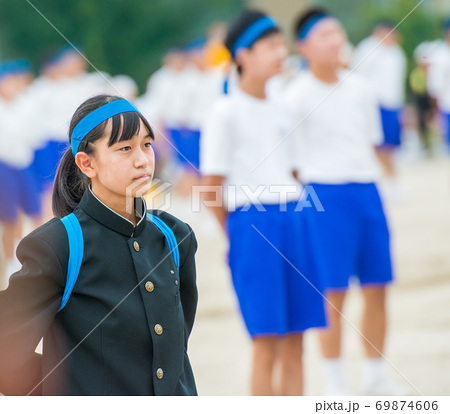 運動会 応援合戦 応援団長 人物の写真素材