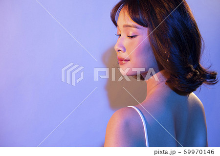 人物 女性 かっこいい 女の子の写真素材