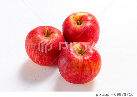 リンゴ 複数 綺麗 健康の写真素材