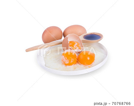 温泉卵 ゆで卵 茶色 ニワトリの卵の写真素材