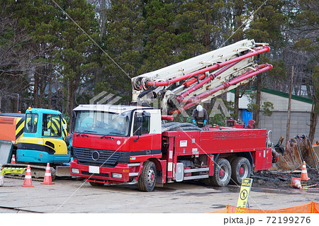 コンクリート打設ポンプ車の写真素材