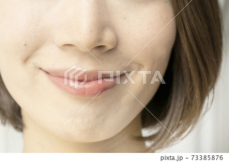 美しい女性の唇	