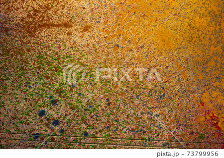 ペンキが吹き付けられた壁,どろどろ,ベチャベチャ、