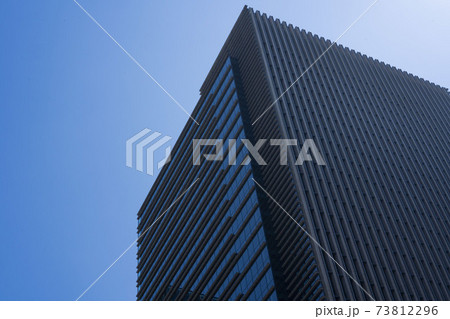 光が差し込んだオフィスビル,青,ブルー