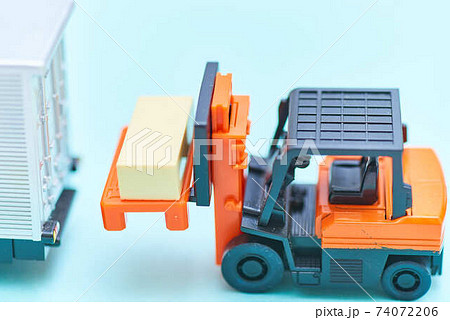 フォークリフト事故の様子の写真素材