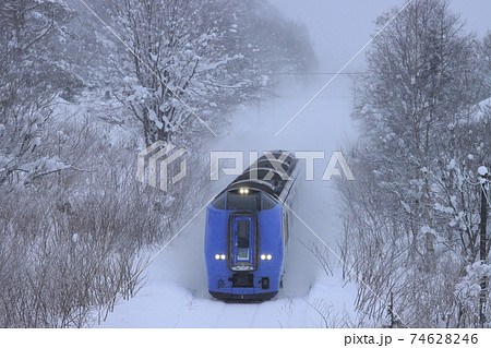 スーパー宗谷 特急スーパー宗谷 雪 特急の写真素材