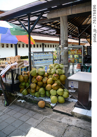 果物屋の店先の写真素材