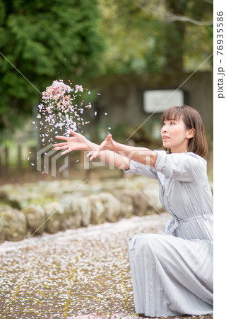花を散らすの写真素材