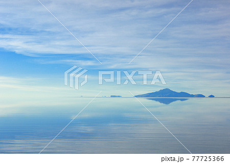 塩湖の写真素材