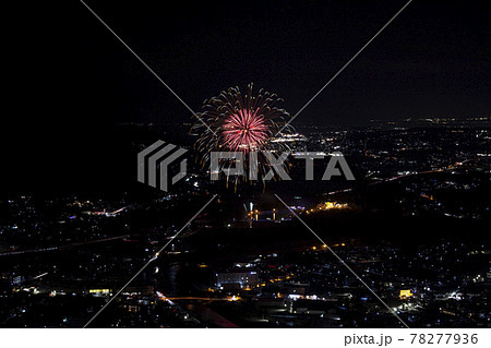 花火さん No の蛍 写真素材