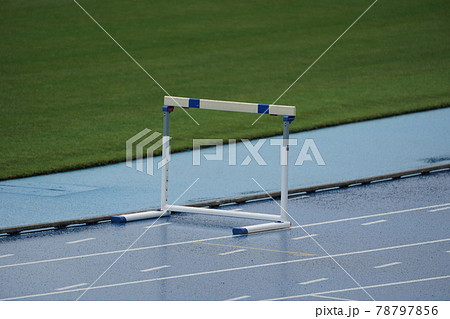 ハードル走の写真素材 - PIXTA