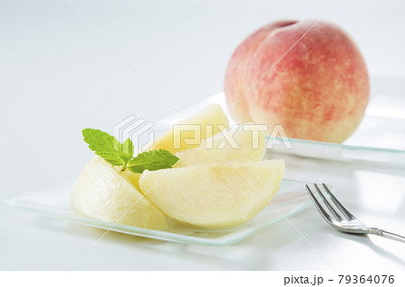 丸い食べ物の写真素材