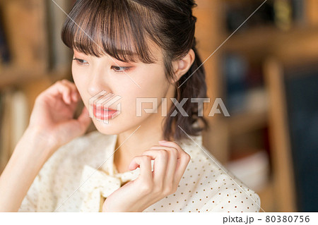 女子高生 女性 髪型の写真素材