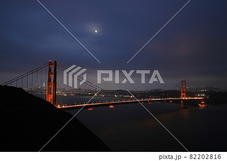 ゴールデンゲートブリッジ 夜景 橋 夜の写真素材 - PIXTA