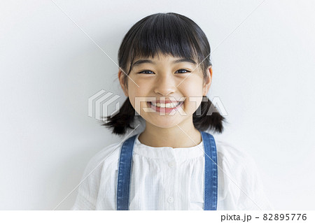 小学５年生女の子画像笑顔 笑顔の女子小学生 写真素材 [ 6825341 ] - フォトライブラリー ...