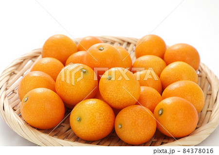 オレンジ色の果実の写真素材