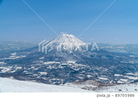 羊蹄山 山 風景 雪景色の写真素材 - PIXTA