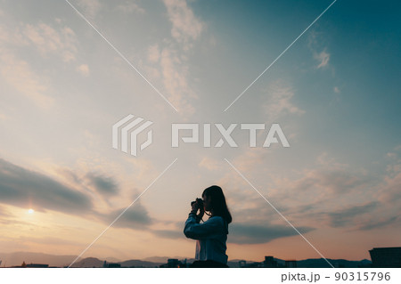 切ない 空 夕日の写真素材