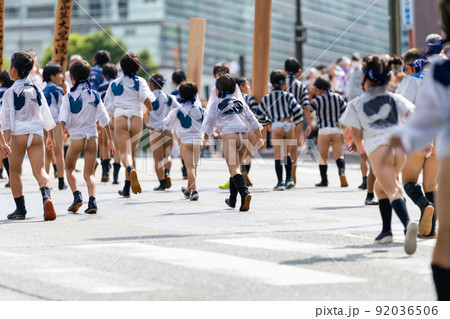 女子小学生ふんどし山笠祭り 動画あり】子供たちもオイサ 博多祇園山笠｜【西日本新聞me】