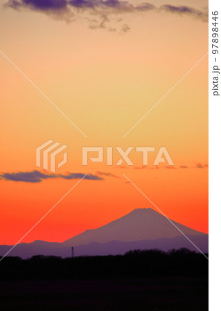 富士山 あかね雲 夕景 風景の写真素材 - PIXTA