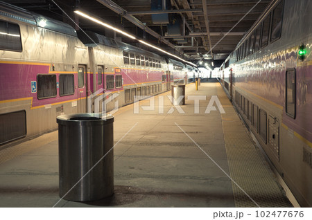 駅 ホーム アメリカ 電車の写真素材 - PIXTA