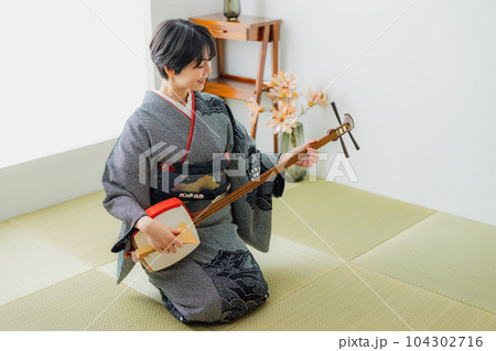 三味線（写真参照に）④ 三味線の写真素材(3,192点以上の高品質な写真素材) - PIXTA（ピクスタ）