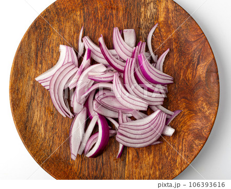 Onions being grated – License Images – 12337962 ❘ StockFood