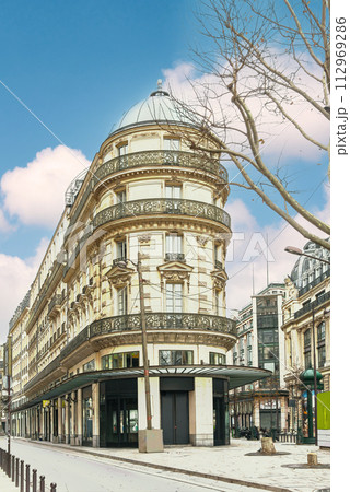 パリ街角のイラスト素材 - PIXTA