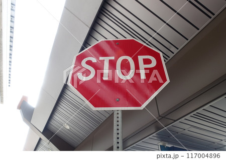 道路標識 stop アメリカの写真素材 - PIXTA