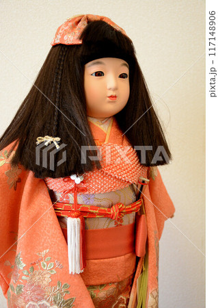 日本人形 黒髪 人形 着物の写真素材 - PIXTA