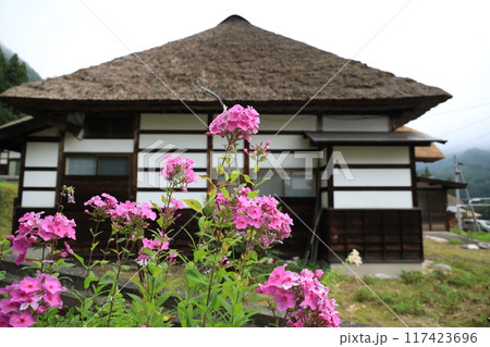 曲がり屋の写真素材 - PIXTA