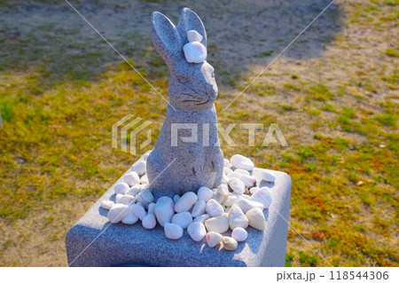 うさぎの石像の写真素材 - PIXTA