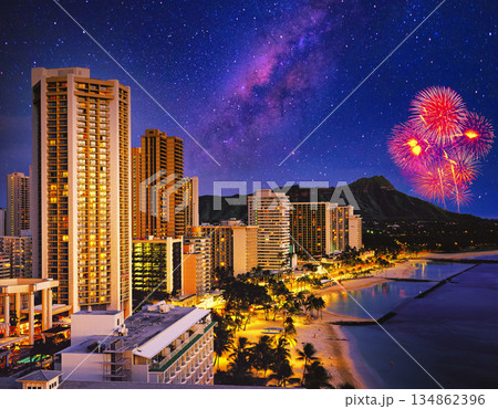 ハワイ オアフ ワイキキ 夜景の写真素材 - PIXTA