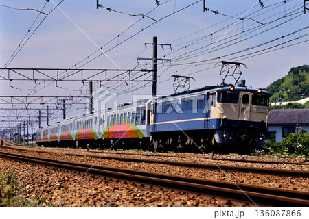 ジョイフルトレイン 団体列車 EF65 機関車の写真素材 - PIXTA