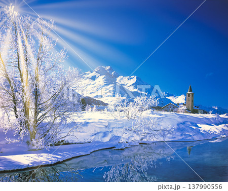 教会 雪山 スイス 雪景色の写真素材 - PIXTA